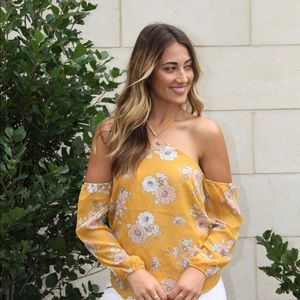 Gwen Cold Shoulder (yellow)